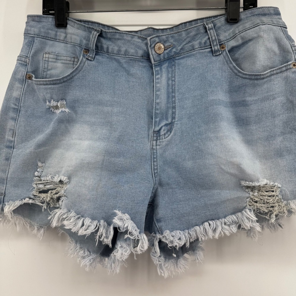 Jeans Distressed Denim Shorts Women XL Light Wash Frayed Raw Hem Ripped Casual - Picture 2 of 7